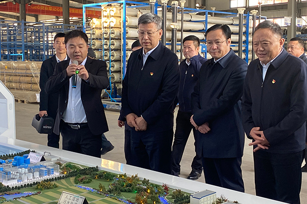 赤峰市党政考察团莅临辽宁一诺环境产业集团有(yǒu)限公司进行参观考察